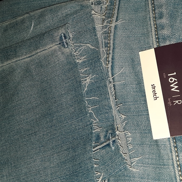 Ava Viv Cropped Skinny Jeans - Picture 3 of 3